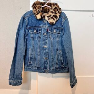 Levi's Medium 10/12 Denim Jean Trucker Jacket Faux Fur Animal Print Collar Girls
